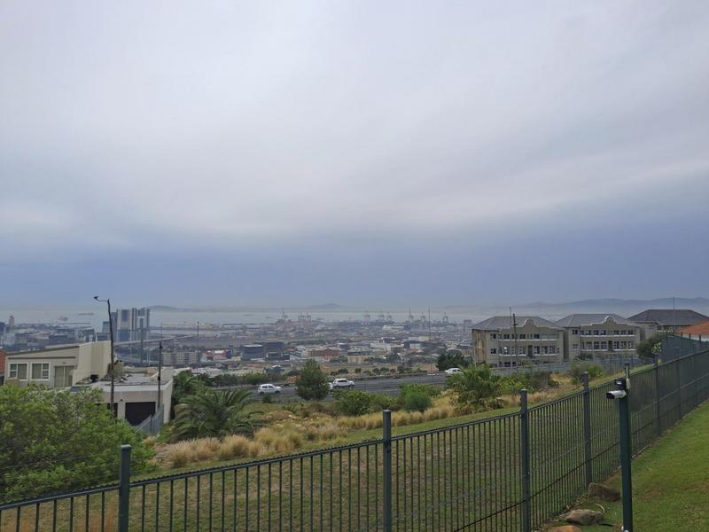 1 Bedroom Property for Sale in Vredehoek Western Cape